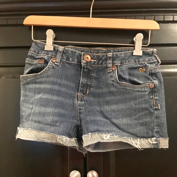 Denim jean shorts with a little sparkle - Picture 1 of 4